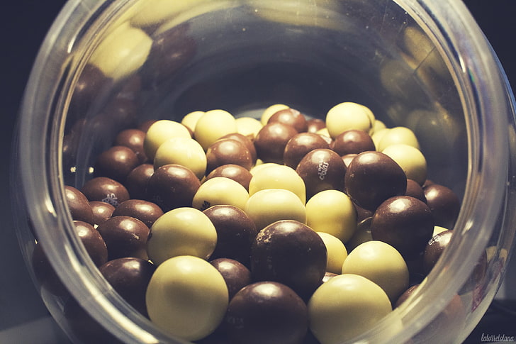bowl of chocolates, ball, chocolate, wall, black, white, HD wallpaper