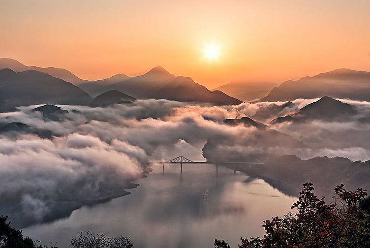 weiße und schwarze abstrakte Malerei, Fotografie, Natur, Landschaft, See, Morgen, Nebel, Berge, Brücke, Sonnenlicht, ruhiges Wasser, Südkorea, HD-Hintergrundbild