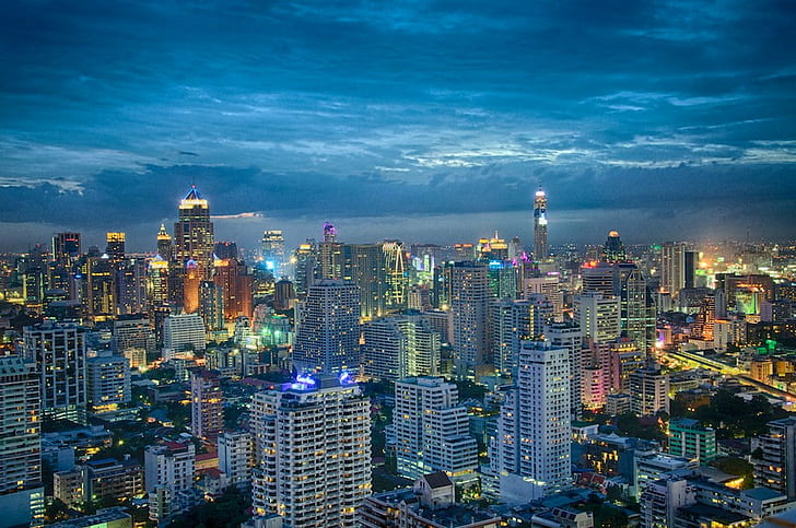 夜間、バンコク、バンコク、バンコク、スカイライン、建物、夜間、タイ、夜景、都市、風光明媚な、カラフルな、嵐、夜、都市の景観、都市スカイライン、アジア、建築、ダウンタウン地区、高層ビル、有名な場所、タワーの間に都市の建物、都会の風景、ビジネス、夕暮れ、建物の外観、 HDデスクトップの壁紙