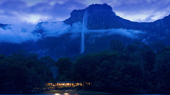 شلالات الملاك العظيم في فنزويلا ، شلال على جبل بني ، جبل ، شلالات ، غسق ، منتجع ، غيوم ، طبيعة ومناظر طبيعية، خلفية HD HD wallpaper