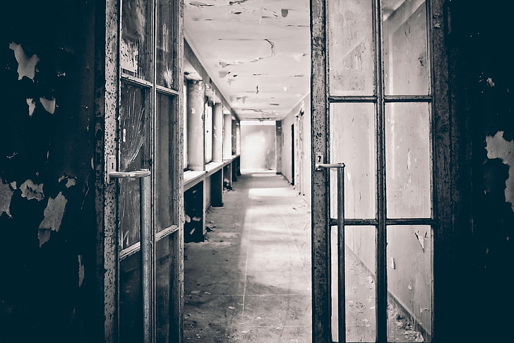 abandoned, architecture, black and white, broken, building, dark, decay, dilapidated, door, eerie, glass, gloomy, hallway, indoors, light, old building, ruin, run down, HD wallpaper