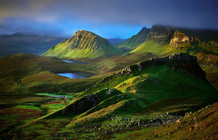 Ecosse, île de Skye, montagnes vertes et brunes, Écosse, île de Skye, région des Highlands du Conseil, collines, montagnes, rochers, vallée, lac, matin, nuages, Fond d'écran HD