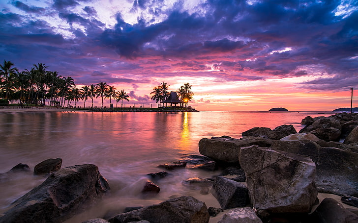 Kokospalmen, Natur, Landschaft, Sonnenuntergang, tropisch, Strand, Wolken, Himmel, Meer, Palmen, Felsen, Malaysia, HD-Hintergrundbild