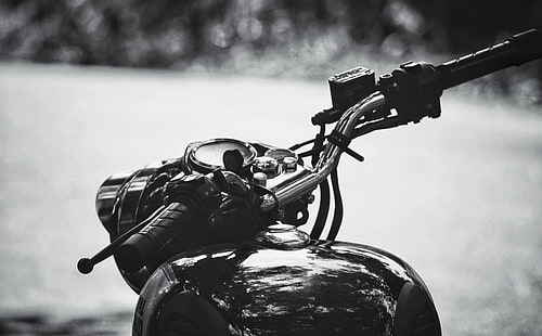 Royal Enfield, мотоциклетна дръжка, черно и бяло, черно-бяло, пътуване, royalenfield, куршум, велосипед, пътуване, реколта, офроуд, HD тапет HD wallpaper