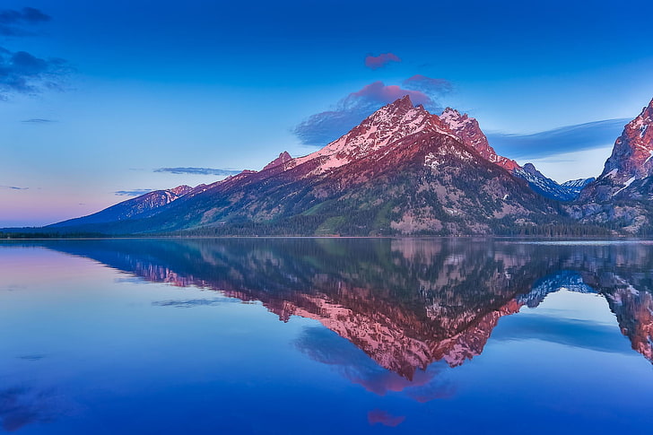 berg, sjö, reflektion, snöig topp, vatten, blå, skog, natur, landskap, HD tapet