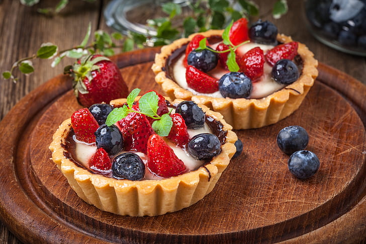 berries, blueberries, strawberry, basket, dessert, cream, delicious, tart, tartlet, HD wallpaper