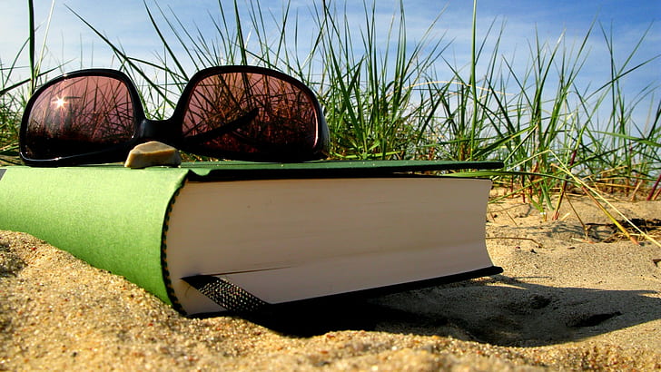 Estate, vacanze, libro, occhiali, segnalibro, sabbia, erba, Sfondo HD
