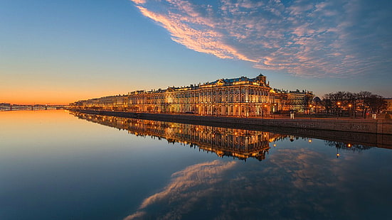 Petersburg, niebo, chmury, pomarańczowo-czarny betonowy wieżowiec, Sankt Petersburg, niebo, chmury, zachód słońca, rzeka Newa, most, nasyp, domy, Tapety HD HD wallpaper