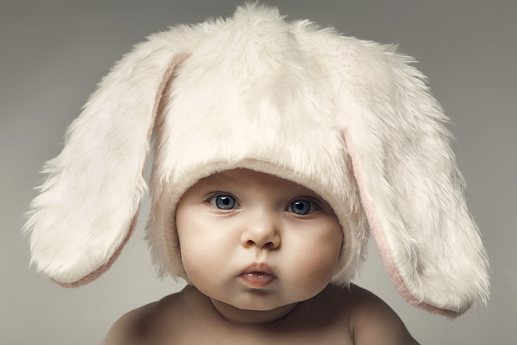 bebeğin beyaz tavşan bere, çocuklar, bebek, paskalya, şapka, şapka, komik, çocuk, eğlence, mutlu çocuk, mutlu bebek, büyük güzel mavi gözler, büyük güzel mavi gözler, çocuk, sevimli, tavşan, büyüleyici, çok güzel, HD masaüstü duvar kağıdı