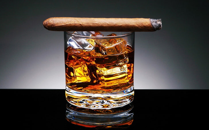 clear cut glass drinking cup, cigars, glass, alcohol, ice cubes, HD wallpaper