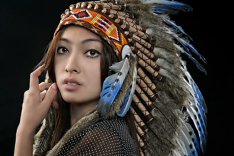 Mujeres, nativos americanos, asiáticos, ojos marrones, cara, pluma, niña, tocado, modelo, mujer, Fondo de pantalla HD HD wallpaper