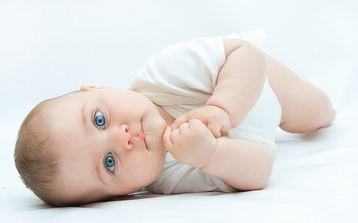 Child, baby, lie down, blue-eyed, sweet, HD wallpaper | Wallpaperbetter
