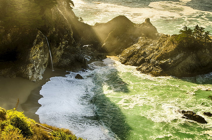 spiaggia, raggi, luce, rocce, cascata, California, USA, Contea di Monterey, Cascate di Mcway, Sfondo HD