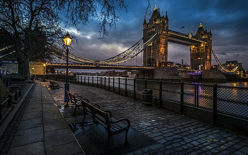 都市、ロンドン、イングランド、タワーブリッジ、橋、街灯、夜、テムズ川、ゴールデンアワーの間に橋のパノラマ写真、都市、ロンドン、イギリス、タワーブリッジ、橋、街灯、夜、テムズ川、 HDデスクトップの壁紙 HD wallpaper