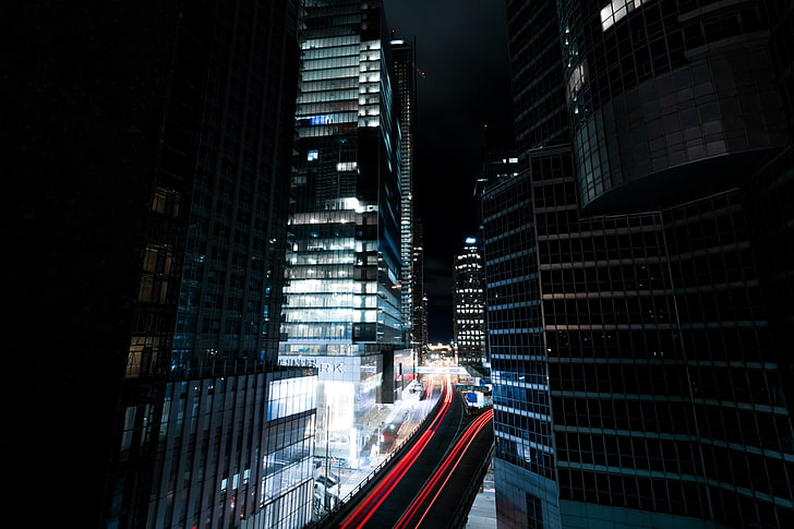 città, notte, strada, edificio, sentieri di luce, Sfondo HD