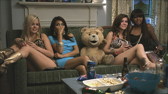 Ted movie clip, teddy bears, Ted (movie), blonde, brunette, legs, beer, movies, couch, HD wallpaper HD wallpaper