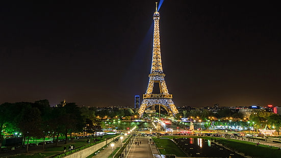 Vacker nattvy, Eiffeltornet, strålkastare, Paris, Frankrike, Vacker, Natt, Utsikt, Eiffel, Tower, Spotlight, Paris, Frankrike, HD tapet HD wallpaper
