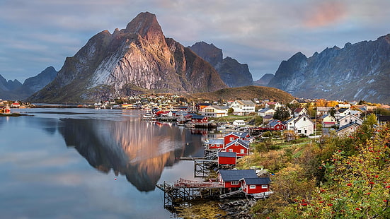 reine, pueblo, montaña, reinefjord, reflexión, fiordo, turismo, pueblo pesquero, paisaje, lofoten, noruega, refleja, Fondo de pantalla HD HD wallpaper