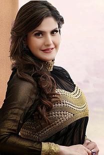 Zareen Khan, modelka, kobiety, patrząc na widza, uśmiechnięta, twarz, aktorki Bollywood, aktorka, Tapety HD HD wallpaper