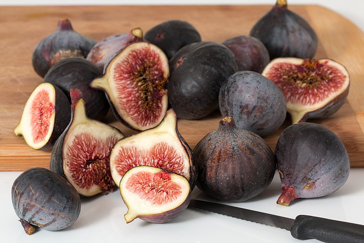 black and red fruit, figs, fruit, cutting board, HD wallpaper