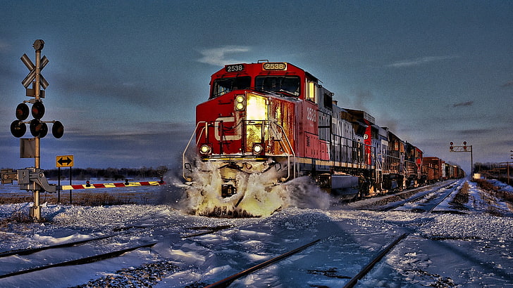 червен и кафяв влак, железопътна линия, влак, зима, товарен влак, сняг, дизелов локомотив, превозно средство, HD тапет