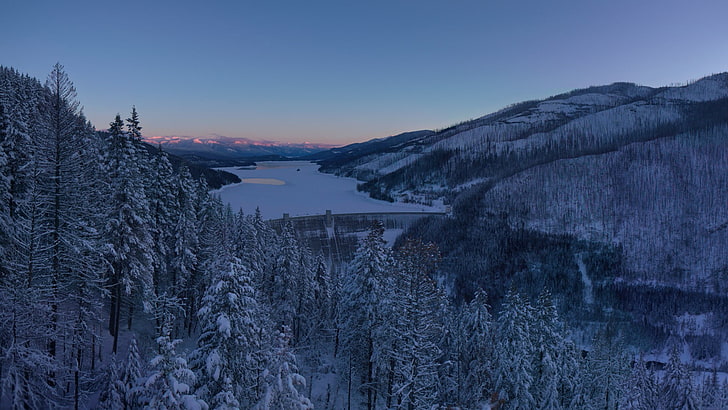 Wald- und Berglandschaft, Landschaft, Winter, Schnee, Natur, Bäume, Stausee, HD-Hintergrundbild