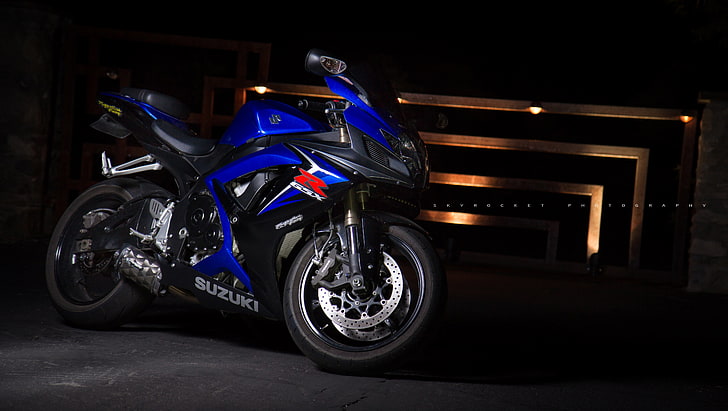 mavi Suzuki RSX spor bisiklet, ışık, mavi, motosiklet, bisiklet, Suzuki, supersport, gsx-r600, HD masaüstü duvar kağıdı