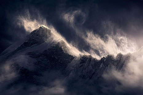 montaña con fondo de pantalla de niebla, naturaleza, paisaje, Tíbet, Himalaya, montañas, pico nevado, luz solar, nubes, viento, cumbre, Fondo de pantalla HD HD wallpaper