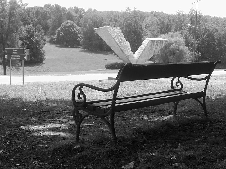 مقعد خشبي ، حديقة ، أحادية اللون ، طبيعة ، نصب تذكاري ، صربيا، خلفية HD