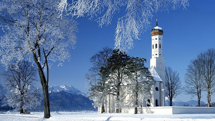 бяло и синьо бетонна сграда, църква, сняг, зима, HD тапет