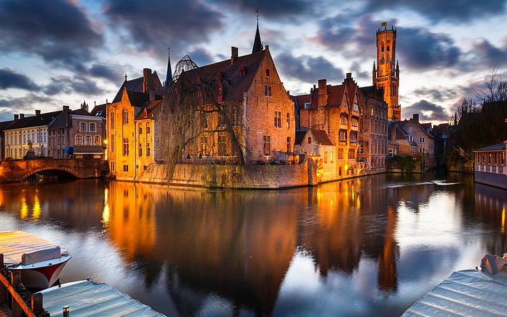 paesaggio urbano, architettura, costruzione, città, Bruges, Belgio, casa, fiume, ponte, vo edificio, nuvole, sera, lunga esposizione, luci, barca, alberi, riflessione, Bruges, Sfondo HD
