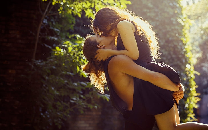 Love Couple Hug Kiss, damska czarna, Love,, para, pocałunek, Tapety HD