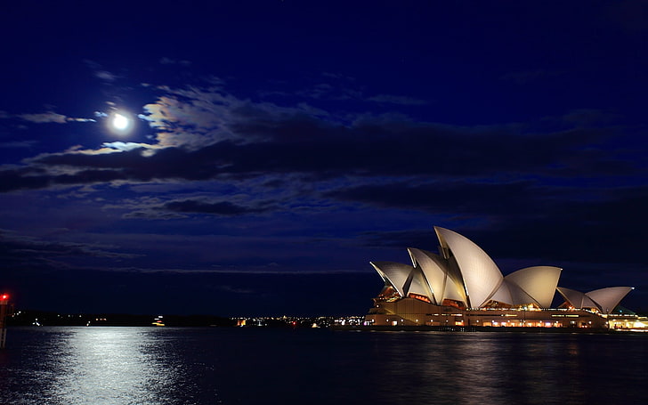 Opera w Sydney The Night Moon, Opera w Sydney, Australia, widoki miast, Sydney, niebieski, pejzaż miejski, miasto, księżyc, noc, Australia, Tapety HD