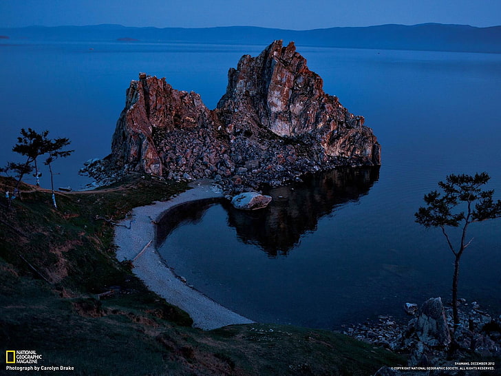 Bajkalsjön Sibirien-National Geographic tapet, grå klippformation på stranden, HD tapet