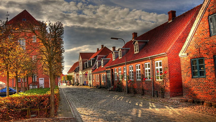 Red Brick Houses On A Cobblestone Street Hdr, street, brick, houses, cobblestone, nature and landscapes, HD wallpaper