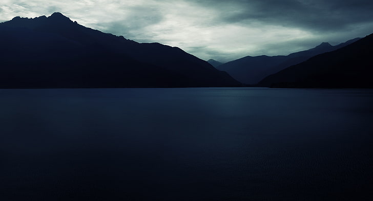 tranquilo cuerpo de agua, paisaje, naturaleza, montañas, agua, cielo, oscuro, Fondo de pantalla HD