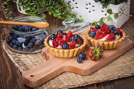  berries, blueberries, strawberry, basket, dessert, sweet, cream, delicious, tart, tartlet, HD wallpaper HD wallpaper
