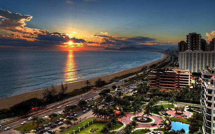 grön park och hav, hav, Brasilien, Rio de Janeiro, Copacabana, stadsbild, solnedgång, skyscape, HD tapet