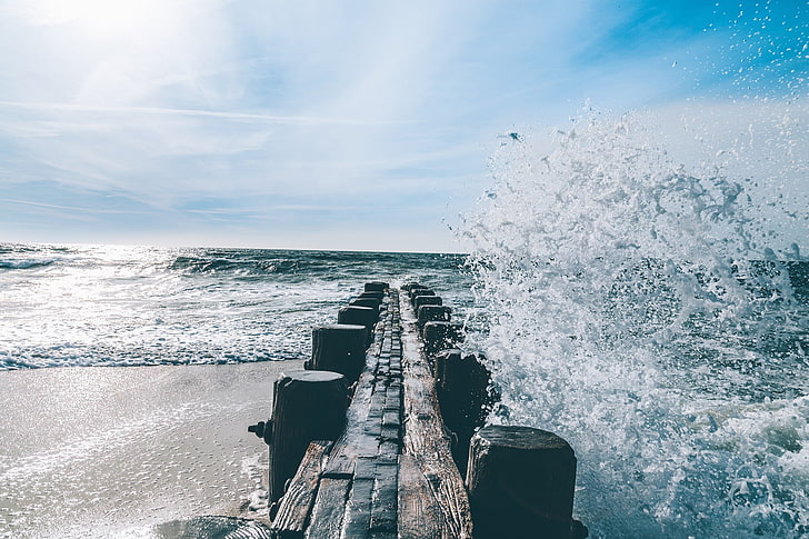 Schwarzweiss-Smokinghemd der Männer, Meer, Strand, Wellen, HD-Hintergrundbild