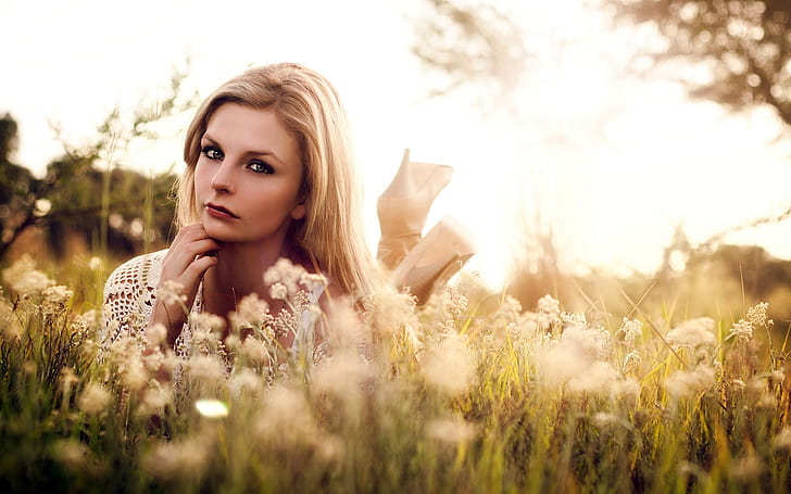 Chica rubia en hierba, flores silvestres, verano, sol, rubia, chica, hierba, flores silvestres, verano, sol, Fondo de pantalla HD