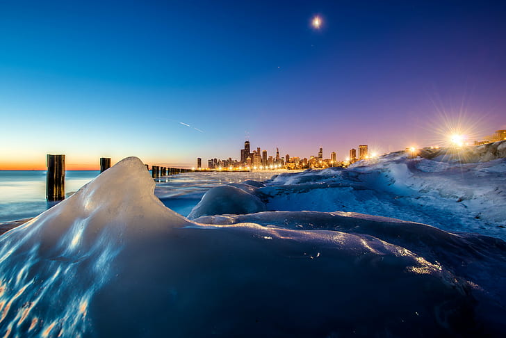 صورة منظر طبيعي لحقل ثلجي بالقرب من المدينة تحت السماء الزرقاء ، قهوة الصباح ، منظر طبيعي ، صورة ، حقل ثلجي ، مدينة ، سماء زرقاء ، شيكاغو ، HDR ، شروق الشمس ، نيكون D800 ، سيتي سكيب ، أفق ، الشتاء ، الجليد ، القمر ، الساعة الزرقاء ، الثلج ، الليل ، درجة الحرارة الباردة، خلفية HD