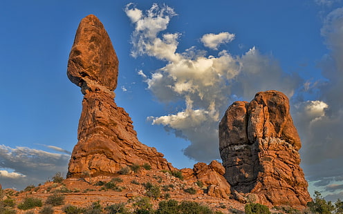 formación rocosa bajo fondo de cielo azul, roca, paisaje, naturaleza, Parque Nacional Arches, Fondo de pantalla HD HD wallpaper
