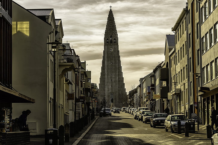 stad, stadsbild, arkitektur, byggnad, moln, Reykjavik, huvudstad, Island, gata, kyrka, hus, bil, balkong, kors, HD tapet