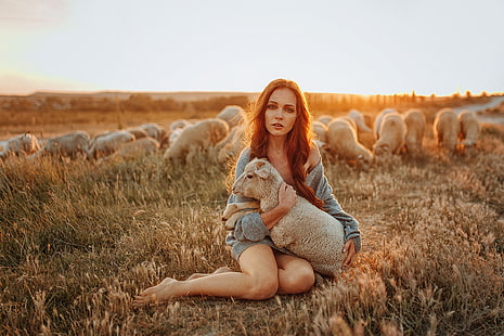 Evgeny Freyer, donne, pecore, a piedi nudi, donne all'aperto, modello, natura, animali, Sfondo HD HD wallpaper