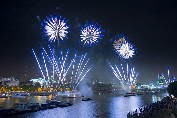 Feuerwerk auf dem Meer, Themse, Themse, Nacht, Feier, Feuerwerk Display, traditionelles Festival, Feuerwerk - Man Made Object, Explosion, Ereignis, Urlaub, Party - Social Event, HD-Hintergrundbild