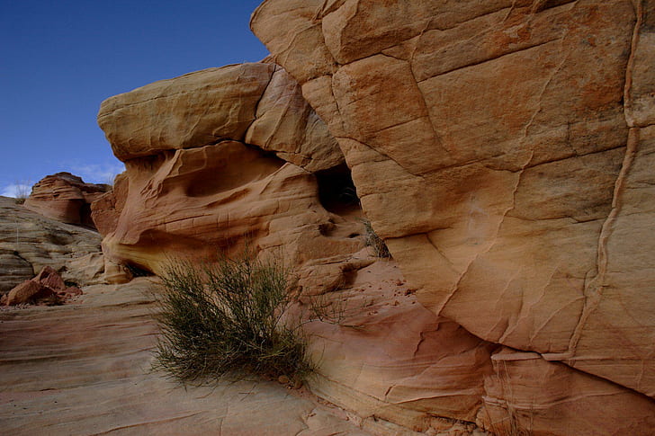 Paesaggi deserti della natura Paesaggi, pietra miliare di formazione rocciosa marrone, deserti, deserti, paesaggi, natura, Sfondo HD