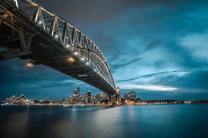 серый бетонный мост, город, вода, огни города, облака, мост, Сидней, Сидней Харбор, Сидней Харбор Бридж, HD обои