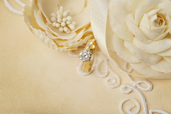 gold-colored ring with diamond stud, flowers, ring, wedding, background, soft, lace, HD wallpaper