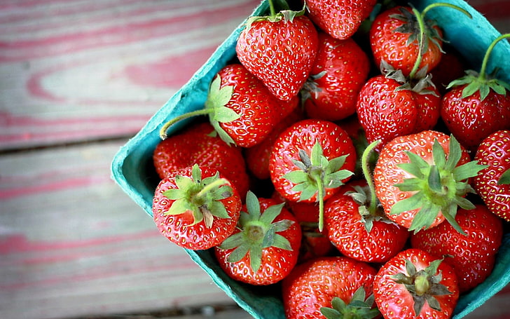 bunch of strawberries, strawberry, food, plate, HD wallpaper