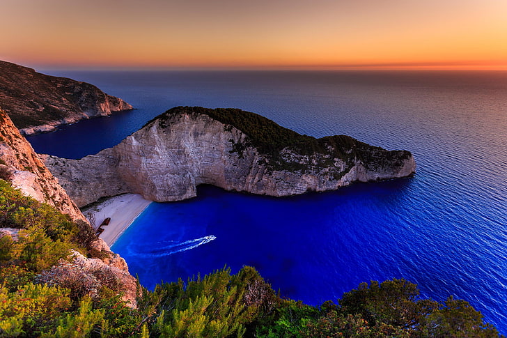 灰色の岩の形成、海、ビーチ、島、ギリシャ、イオニア諸島、ナヴァイオ、 HDデスクトップの壁紙